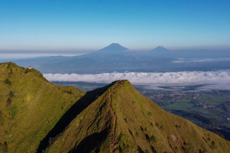 Acara HUT Ke-79 RI di Gunung Andong Pendem, Ada Paralayang