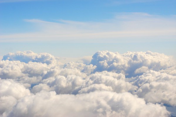 Foto dari Antariksa Tampilkan Bentuk Awan Menakjubkan